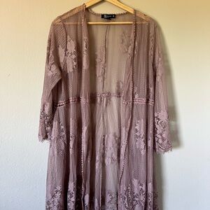 Elegant Lace Robe in Mauve